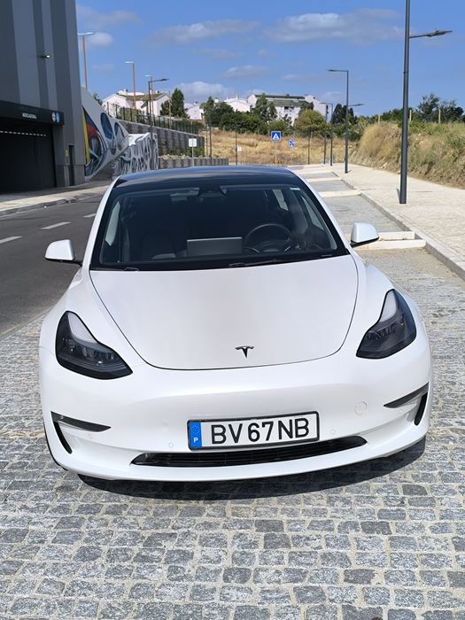 Tesla Model 3 — fotografia 3