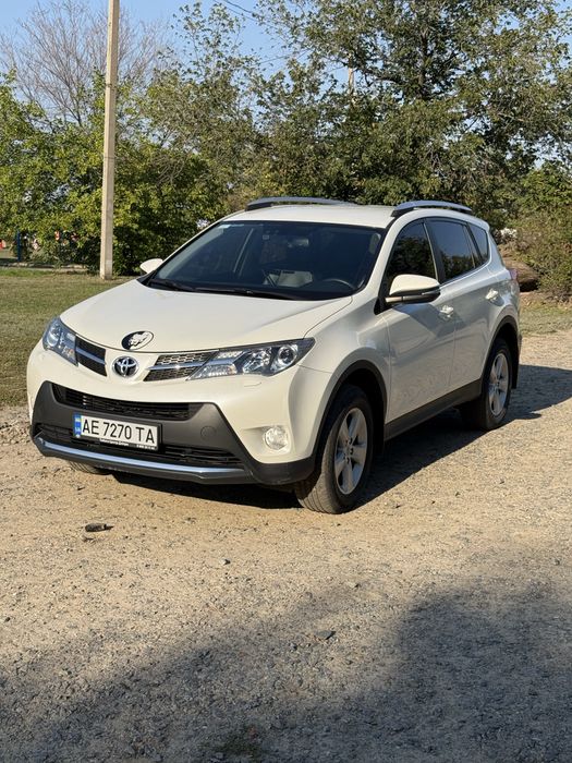Автомобіль Toyota RAW 4