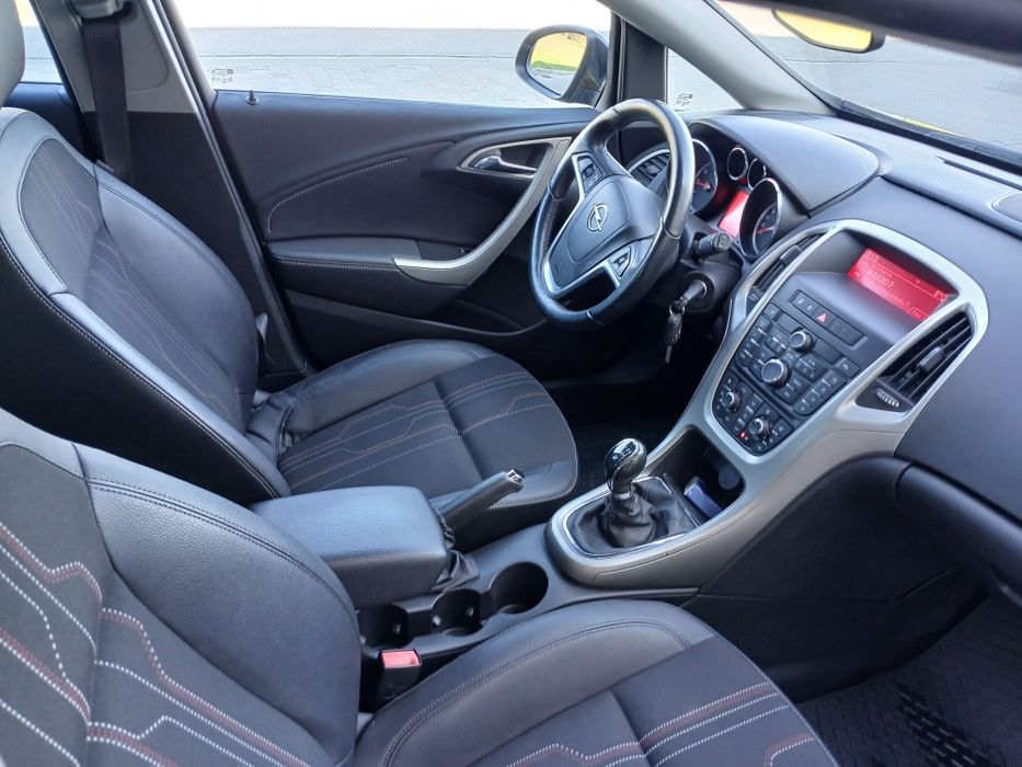 Opel Astra J combi 1.4 turbo benzyna