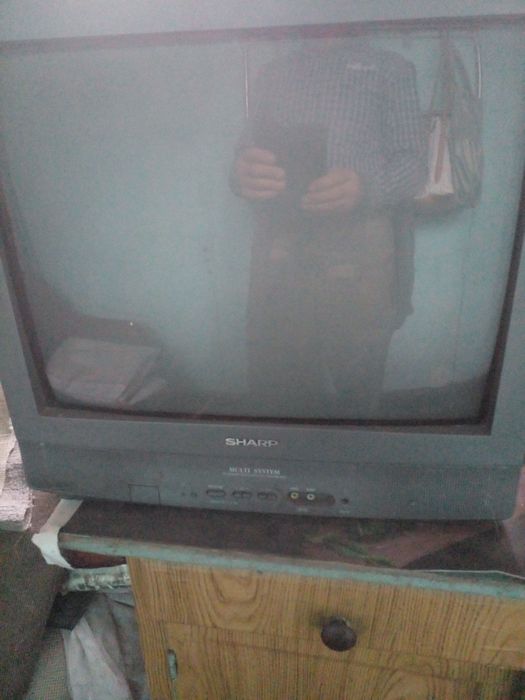 Телевізор кольоровий.