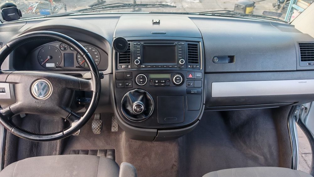 VW t5 multivan salon polska 2.5tdi klima elektryka 6-biegów
