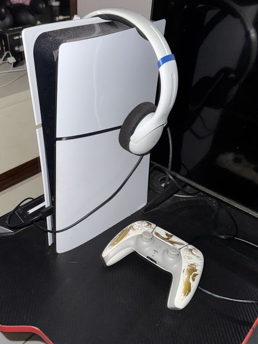 Vendo ps5 com comando edition