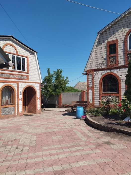Продам 2-х поверховий капітальний будинок у Новій  Водолазі