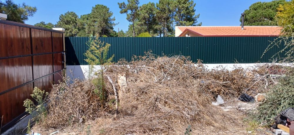 Recolha Entulhos Limpeza terrenos. Lisboa Almada Seixal Setúbal
