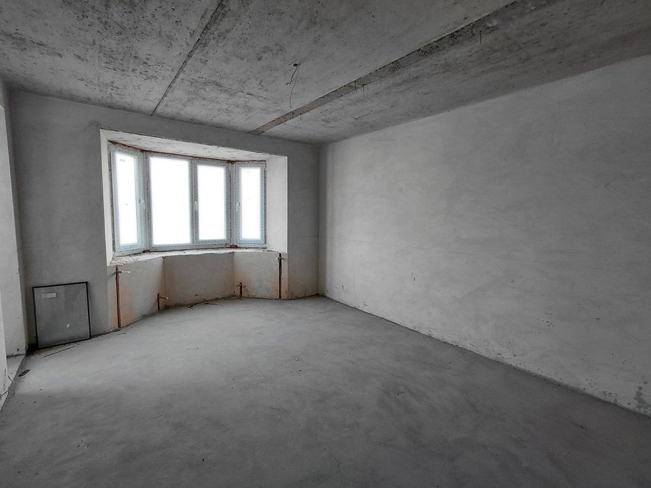 Продаж 3к квартири 90.8 кв. м на вул. Бережанська