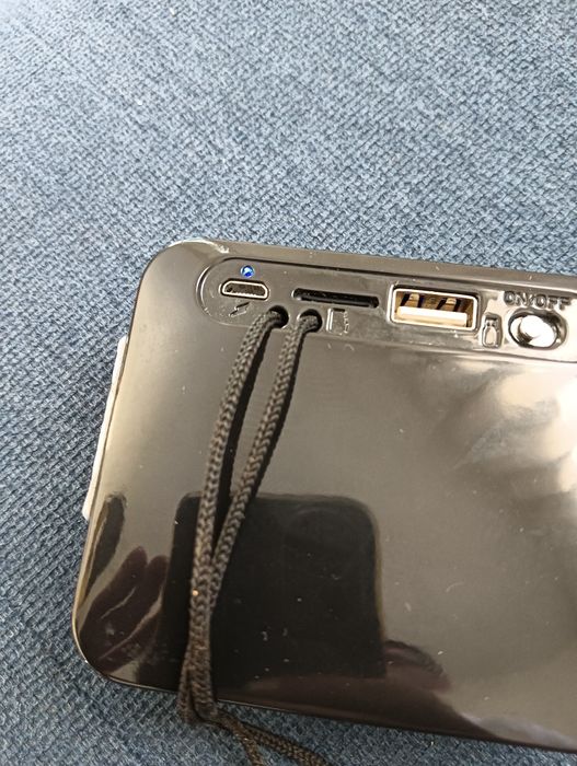 mini coluna portatil Bluetooth		A funcionar muito bem*