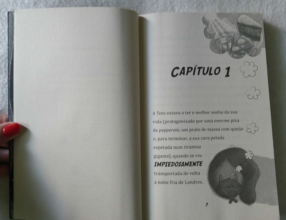 Livro Toto, A Gata Ninja e a Incrivel Fuga da Cobra Real