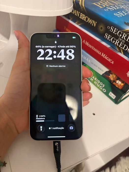 iPhone 13 de 128GB, branco, em excelente estado