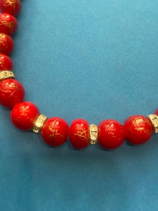 Бусы смотрите описание