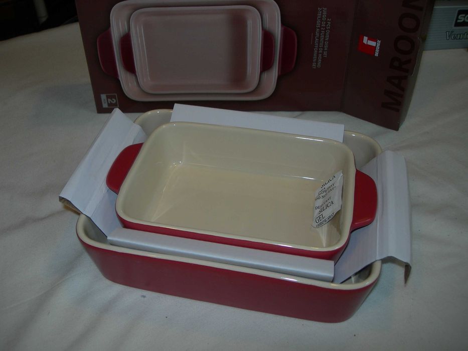 Tabuleiros de forno.