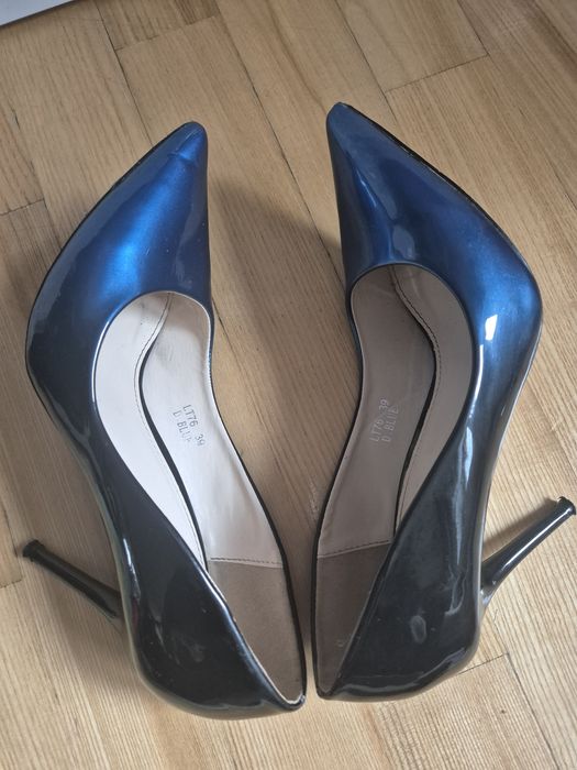 Buty na obcasie niebiesko granatowe rozmiar 39