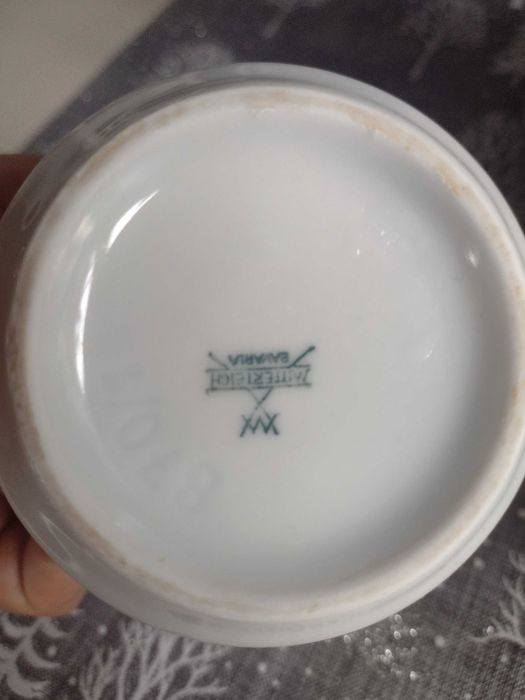 Sygnowany- porcelanowy zestaw do kawy- herbaty na 10 osób