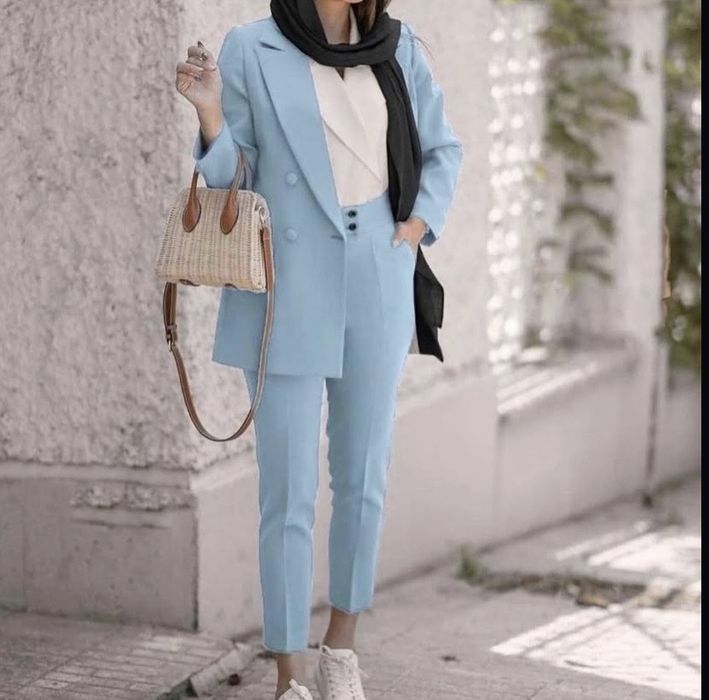 Класичний костюм