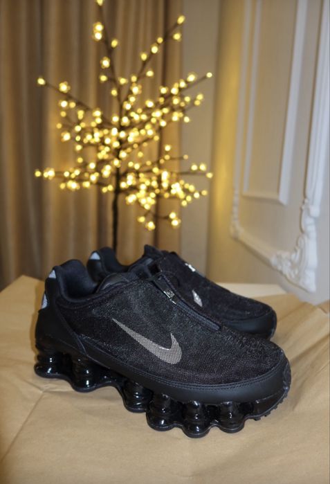 Кросівки Nike Shox, розмір 37.5 (23.5 см), чорні, нові/орігінал