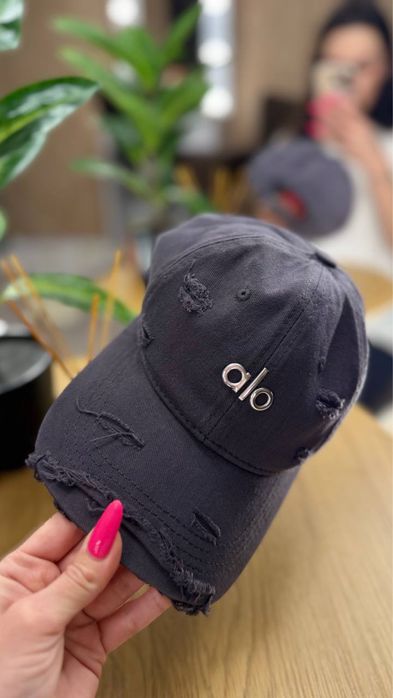 Кепка жіноча alo