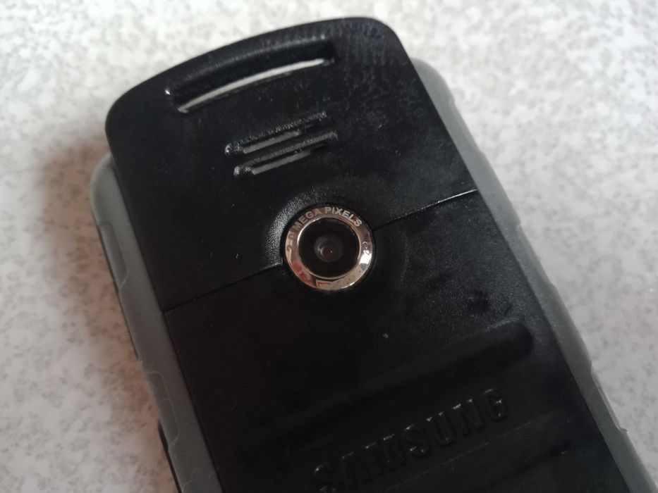 Telemóveis para colecionadores - Samsung Nokia Siemens LG etc