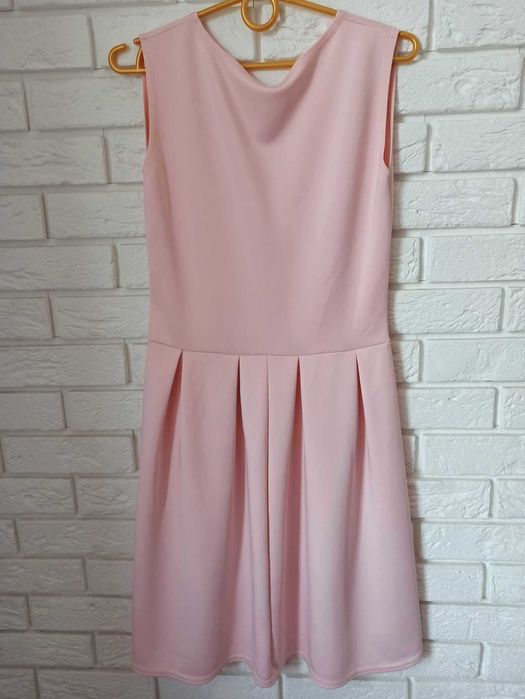 Asymetryczna sukienka pudrowy róż
