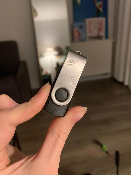 Pendrive 16 gb srebrny