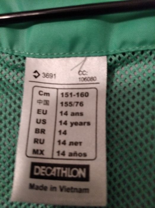 Modna kurtka damska wiatrówka Decathlon