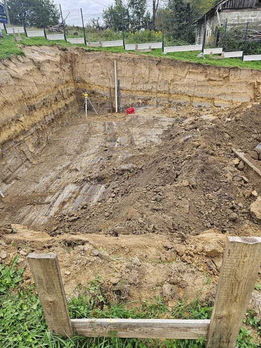 Prace ziemne wykopy wyburzenia koparka obrotowa