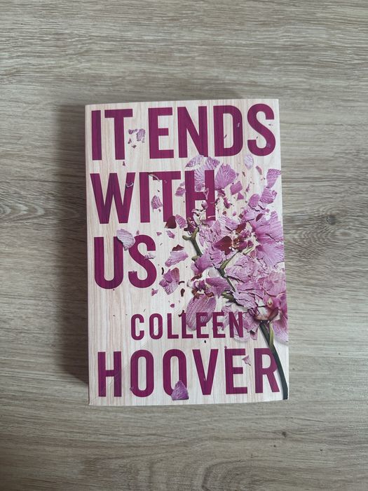 Книга англійською Колін Гувер Colleen Hoover “It ends with us”