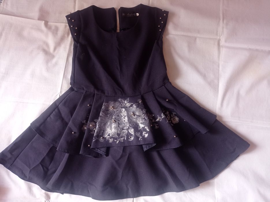 Школьная одежда для девочки.