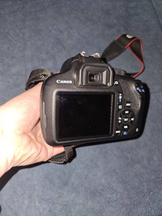 Фотоапарат Canon EOS 1200D