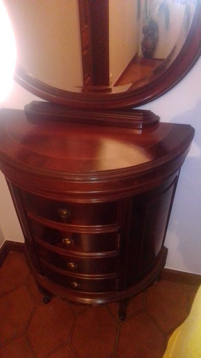 Movel com espelho biselado