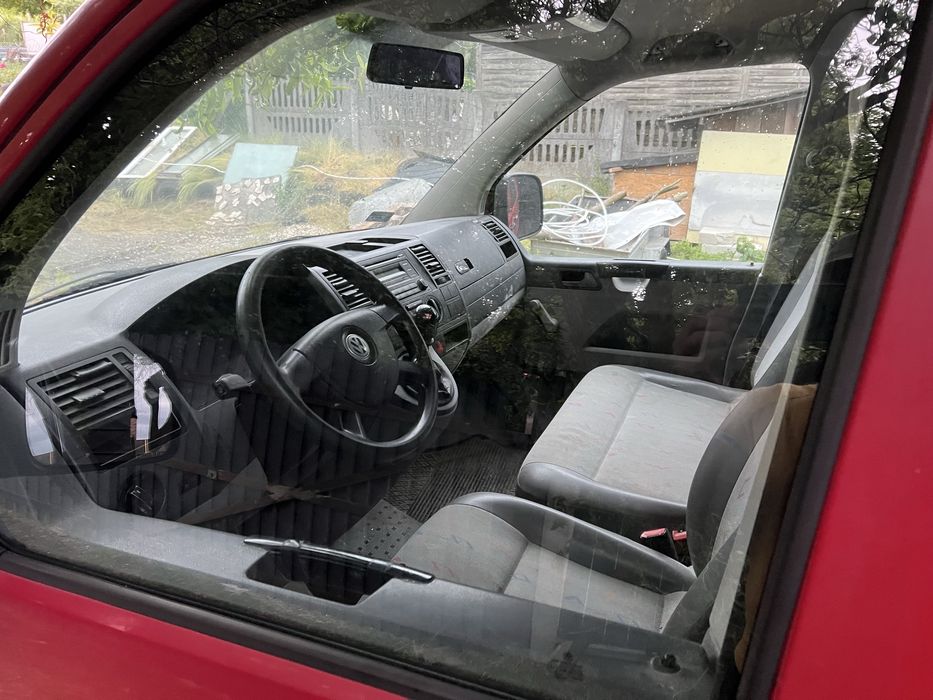 Sprzedam vw t5 uszkodzony silnik