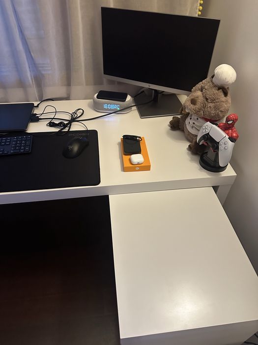 Secretária IKEA MALM c/painel extraível