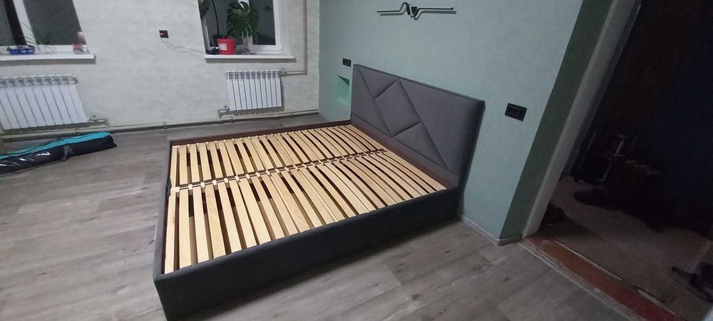 Кровать 1800 на 2000 Бите скло. Лижко