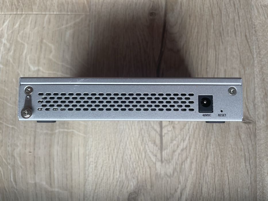 Switch Ubiquiti 8p UniFi US-8-60W (8x100/1000Mbit) 4xPoE