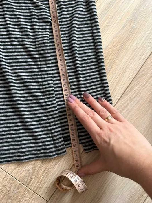 Sukienka midi z rozporkiem Atmosphere