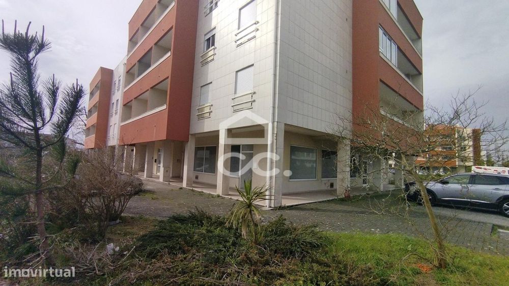 Loja para arrendar na Marinha Grande.