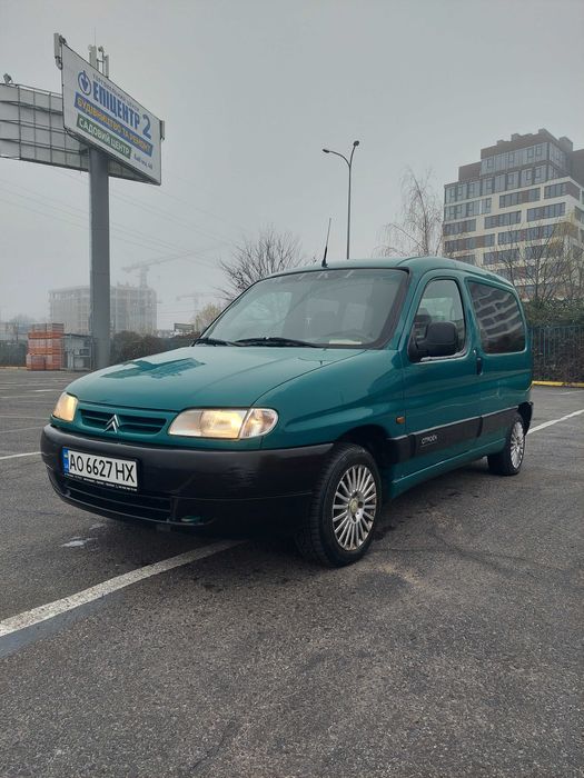 Автомобіль на ходу, чудовий варіант для перевезення малогабаритного вантажу або кур'єрських послуг. Торг при огляді авто.