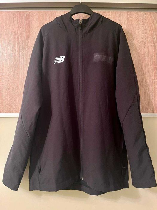 Куртка New Balance L