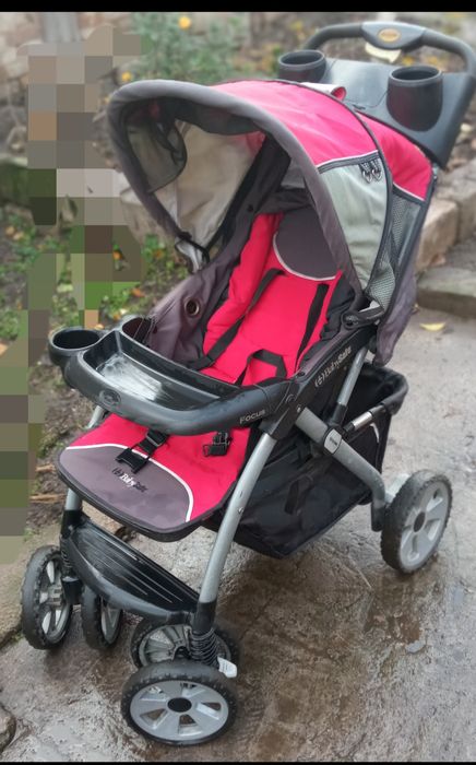 Коляска детская. Кроватка. Мобиль. Музыкальный коврик.