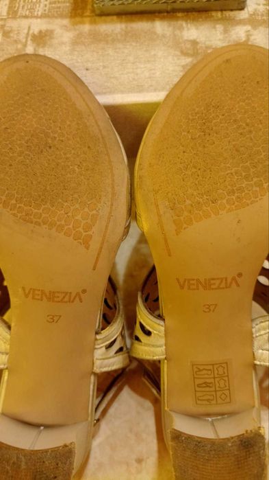 Sandałki Venezia złote 37 (23,5 cm)