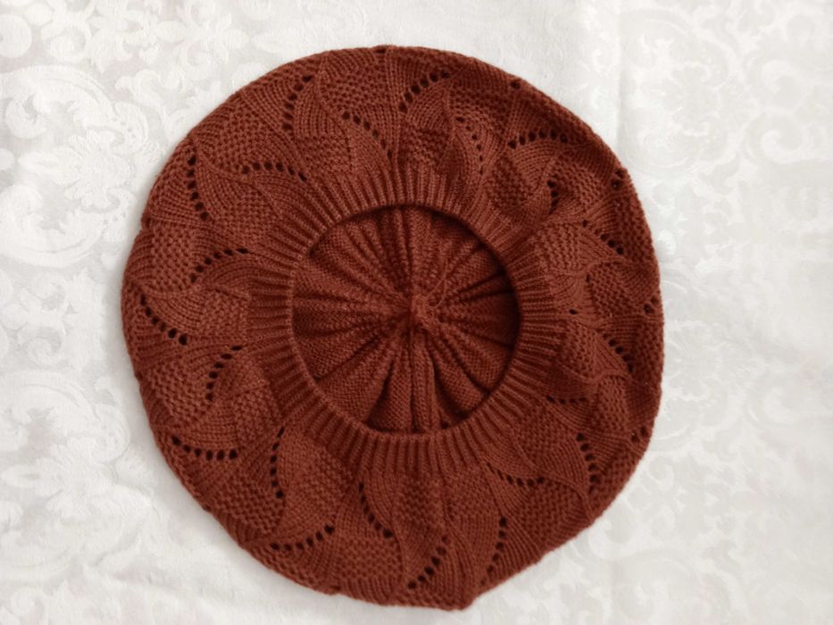 Brązowy beret ażurowy – styl retro / boho / vintage – NOWY