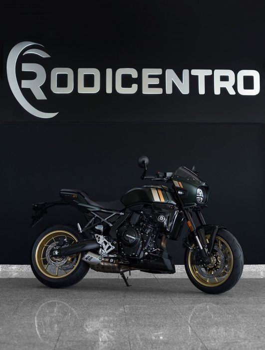 Suzuki GSX  8 TT