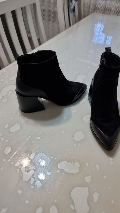 Чобітки жіночі 38 розмір