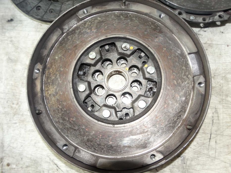 Маховик+комплект зчеплення Opel Zafira B 1.7CDTI