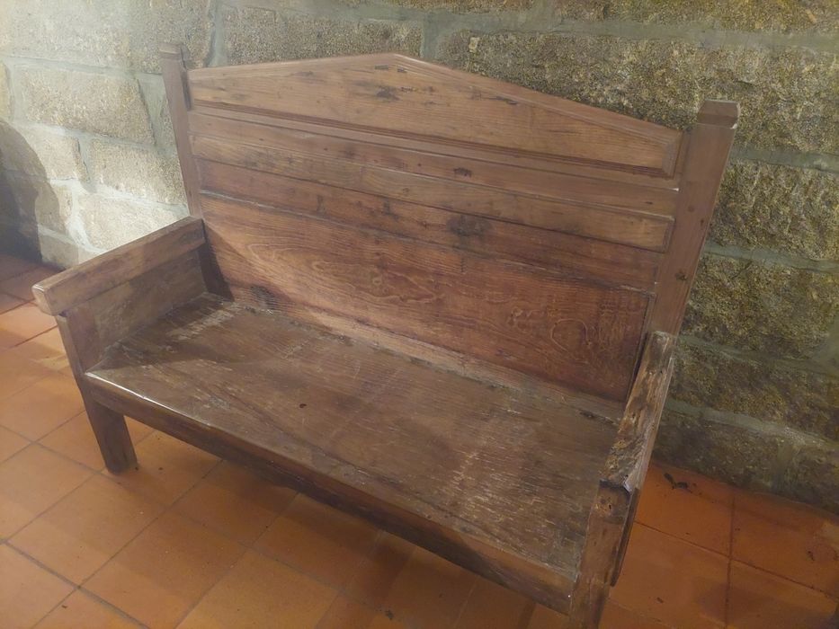 Banco rústico com costas