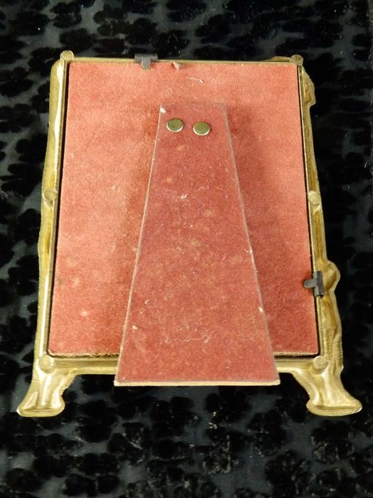 бронзовая рамка  .