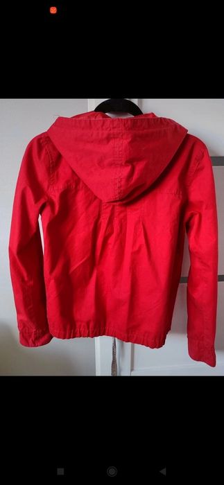 Czerwona kurtka Moodo