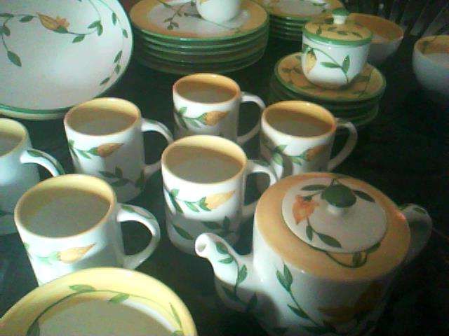 Serviço de loiça pintada à mão