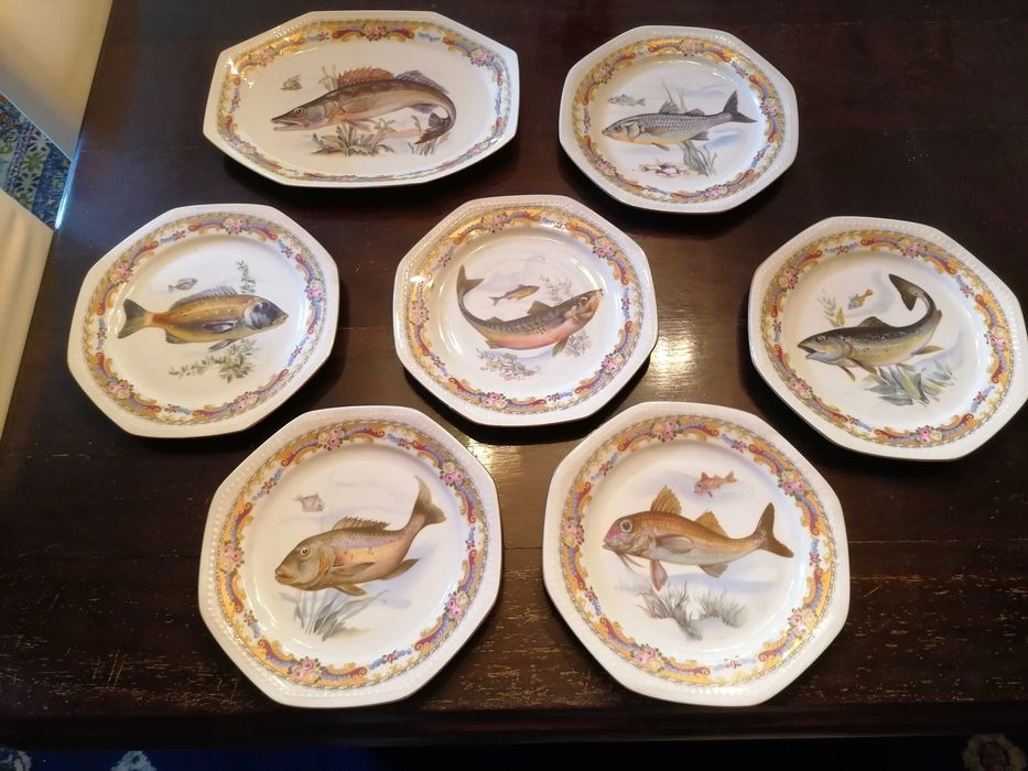 Fish Plates and Serving Platter424542334448445440