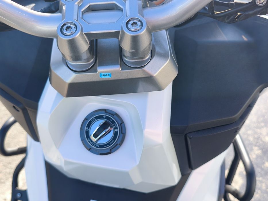 SYM ADX 300 Crossover – Junho 2025 | Excelente Estado + Extras (Top Case, Crashbars, GPS)
Descrição: