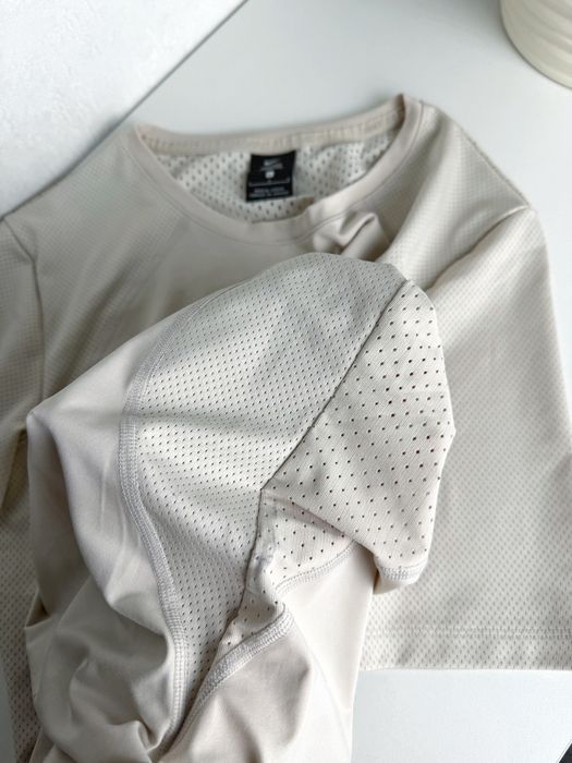 Жіноча спортивна футболка Nike Pro