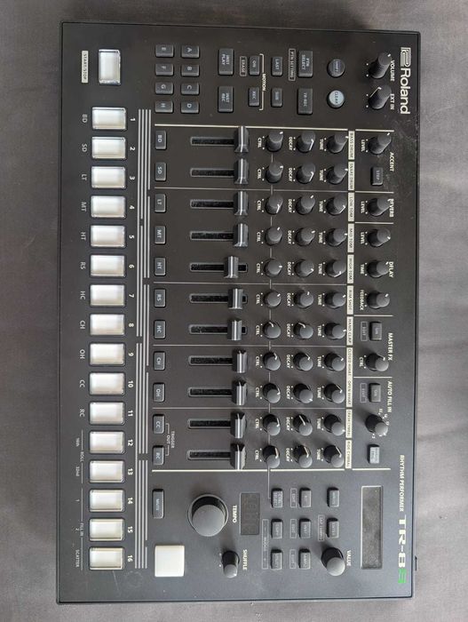 Roland TR-8S Rhythm Performer
